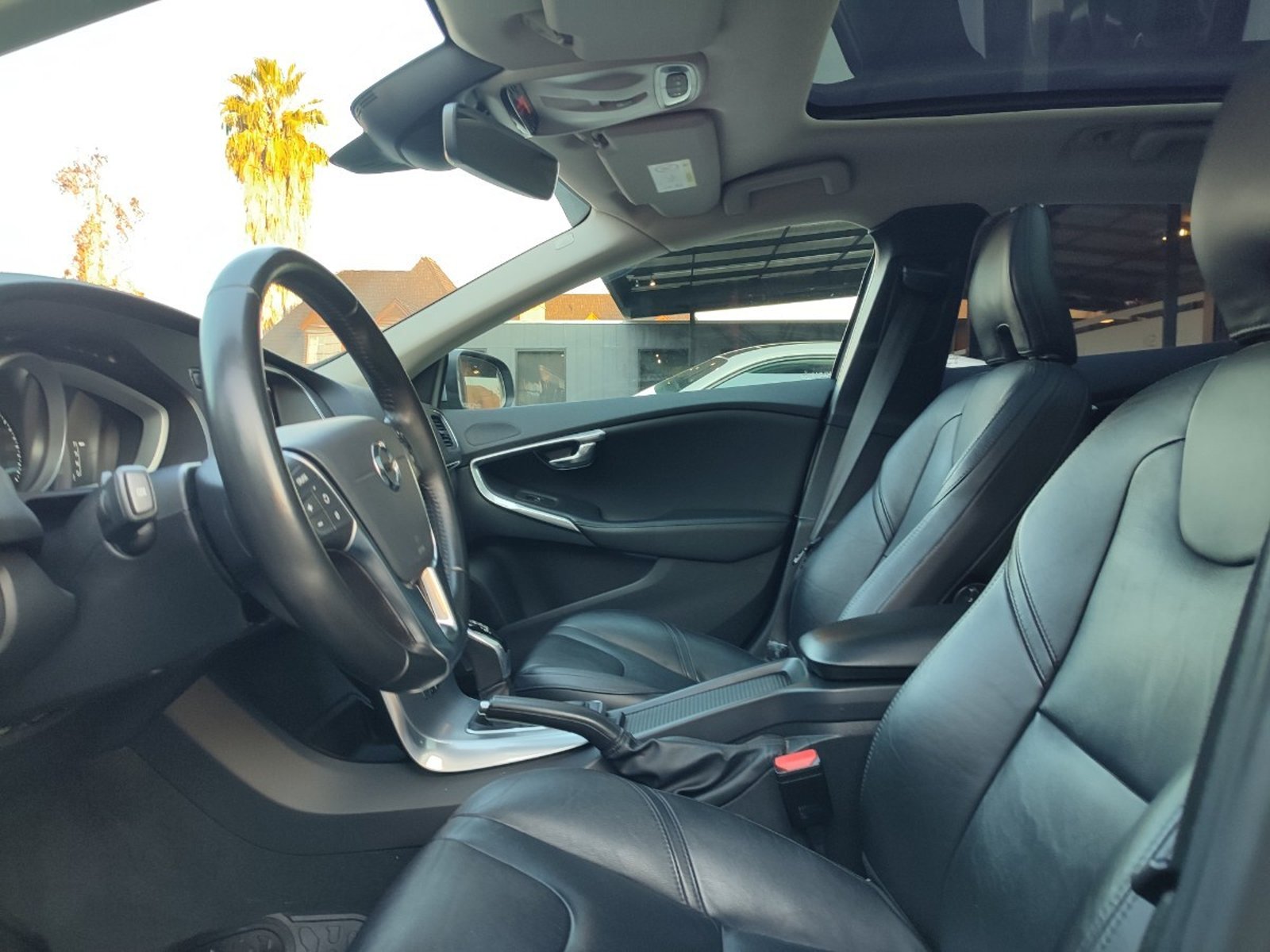VOLVO V40 T5 2.0 INSCRIPTION AT 2019 - Imagen 12 de 17
