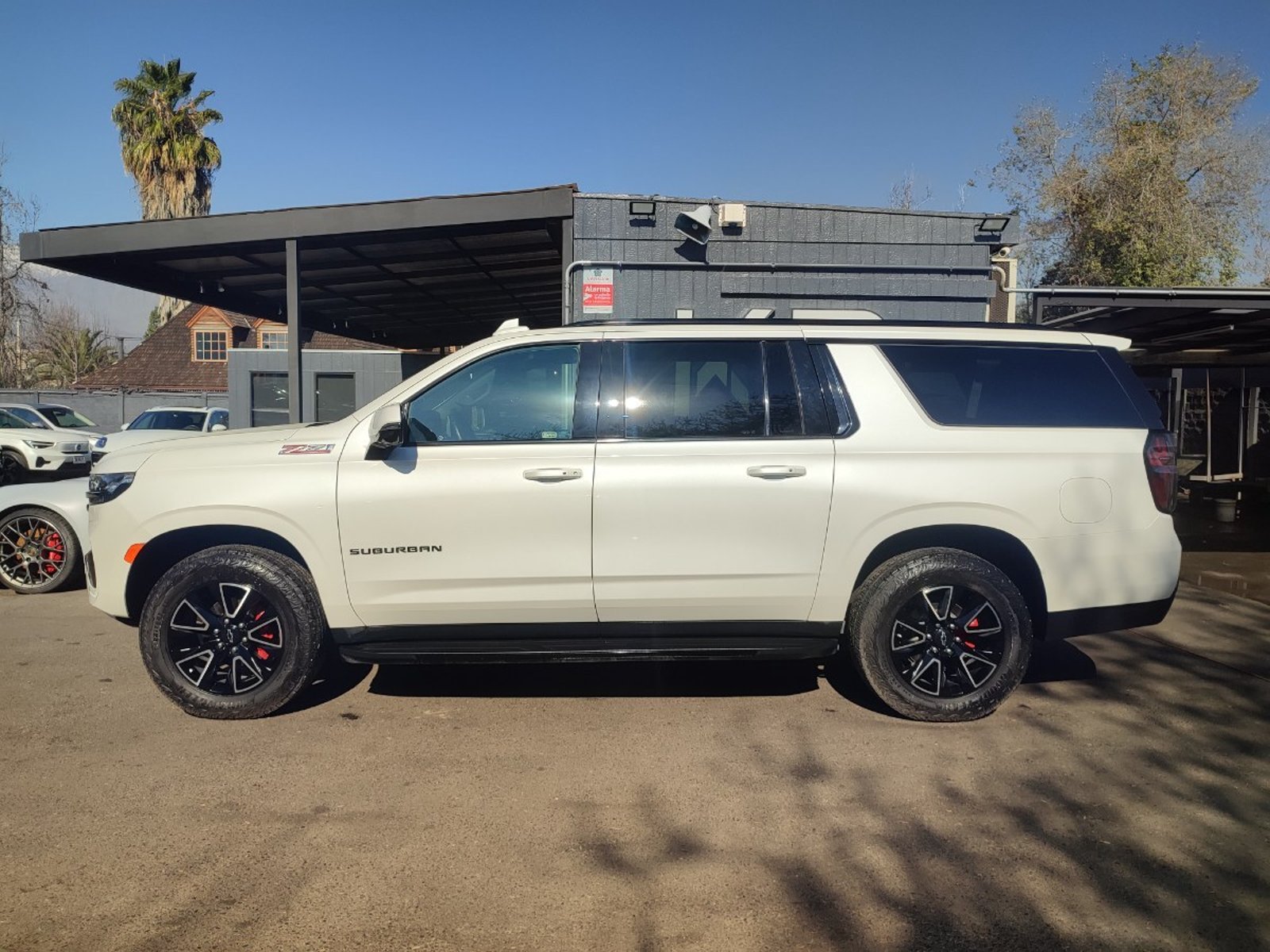 Chevrolet SUBURBAN Z71 5.3 4WD 2025 - Imagen 5 de 18