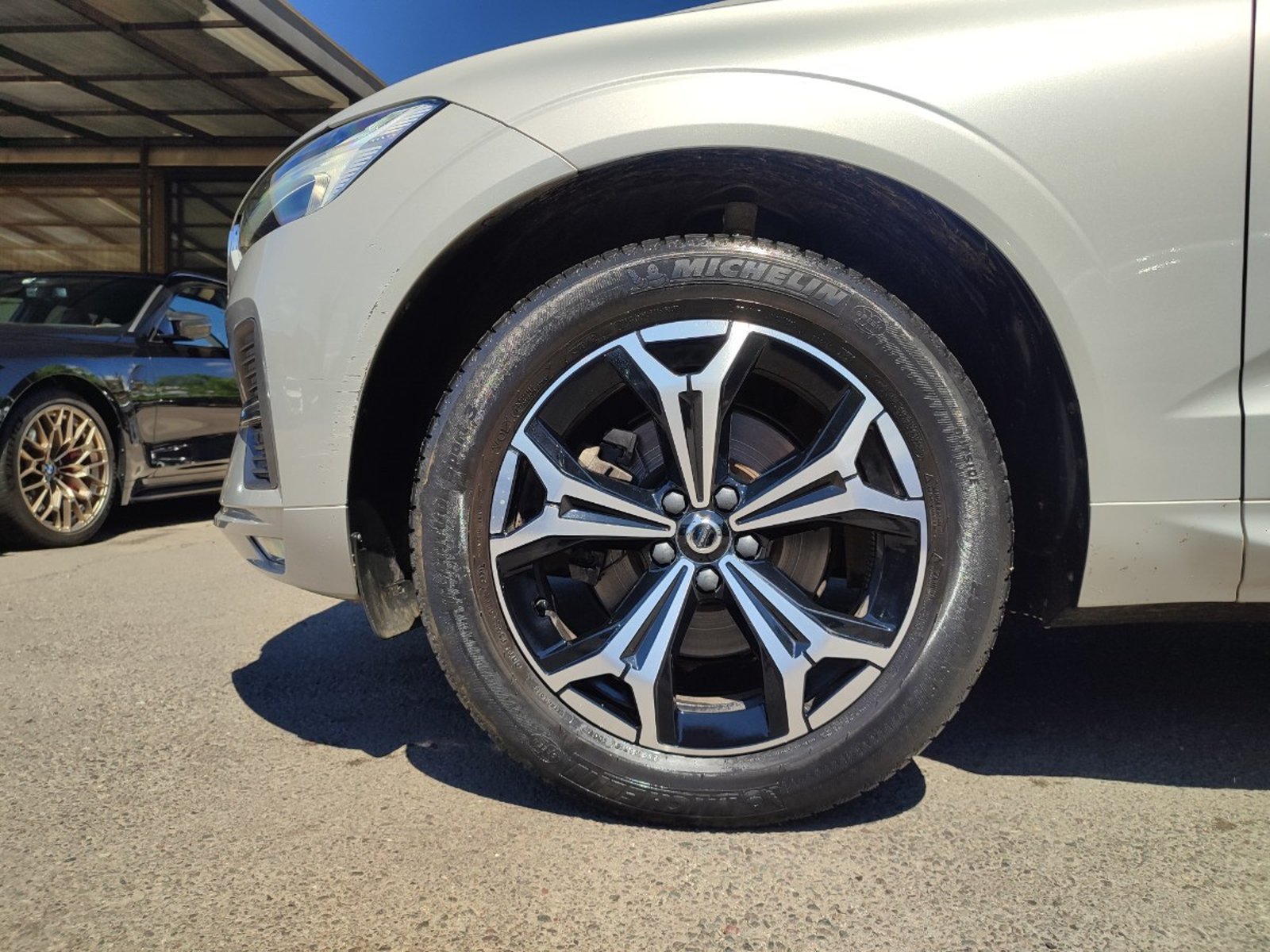 Volvo XC60 II B5 MOMENTUM 2.0 4WD 2022 - Foto 4 de 19