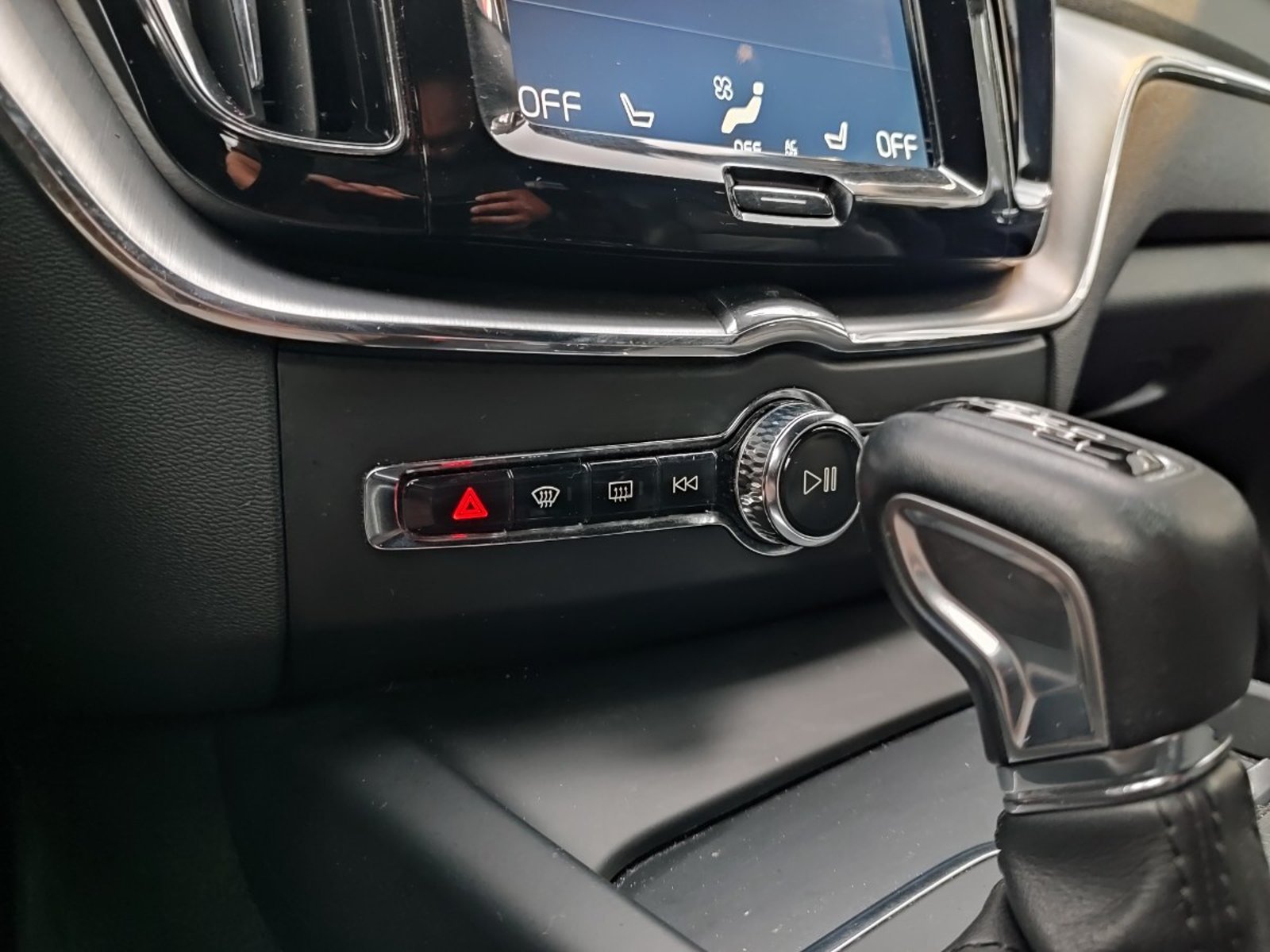 VOLVO XC60 T5 KINETIC AWD 2.0 2018 - Imagen 14 de 16