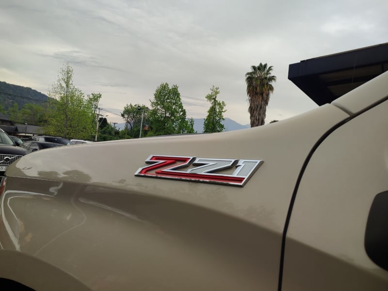 Chevrolet SILVERADO LT TRAILBOSS 5.3 4X4 2023 - Imagen 5 de 17