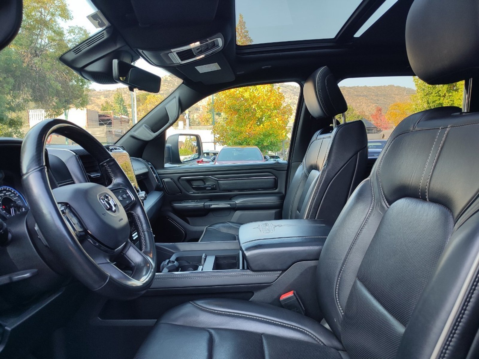 RAM 1500 LIMITED 5.7 CREW CAB 4X4 2022 - Imagen 10 de 15