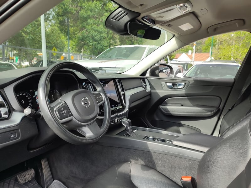 Volvo XC60 II T5 MOMENTUM 2.0 2021 - Imagen 10 de 20