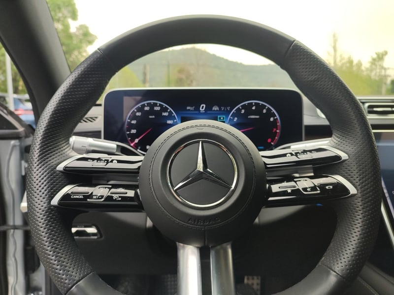 Mercedes-Benz S580 L 4.0 V8 4MATIC EQ BOOST 2025 - Imagen 18 de 19