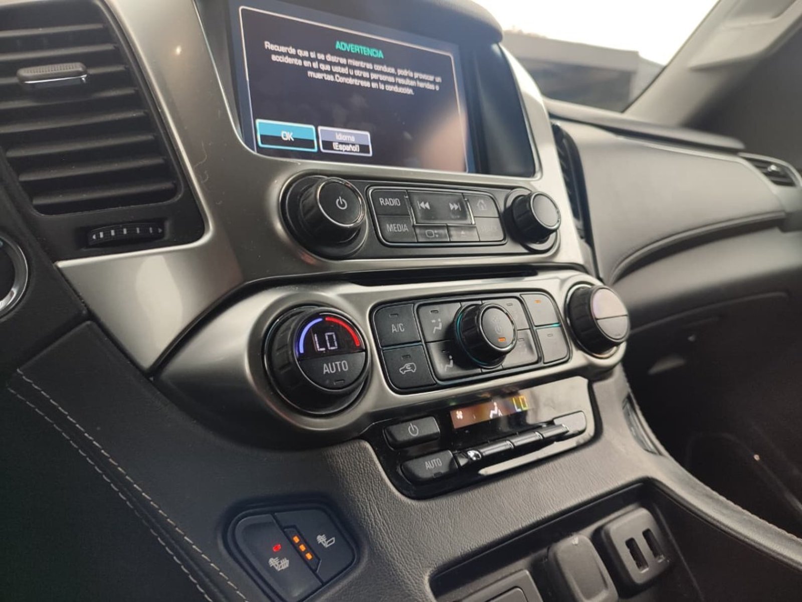 CHEVROLET TAHOE LT 4WD 5.3 2018 - Imagen 15 de 16