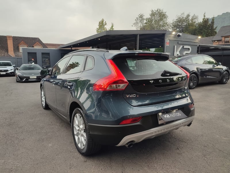 Volvo V40 CROSS COUNTRY AWD LIMITED 2019 - Imagen 6 de 17