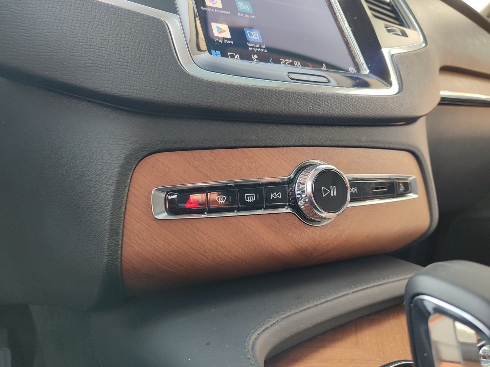 VOLVO XC90 T8 PLUS MHEV 2.0 4X4 2024 - Imagen 15 de 17