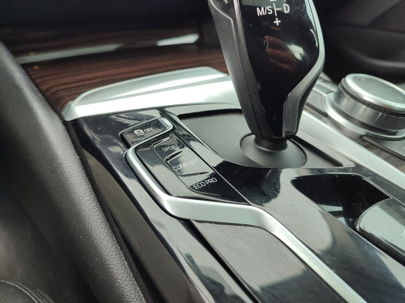 BMW 520D HERITAGE 2.0 AT 2022 - Imagen 12 de 15
