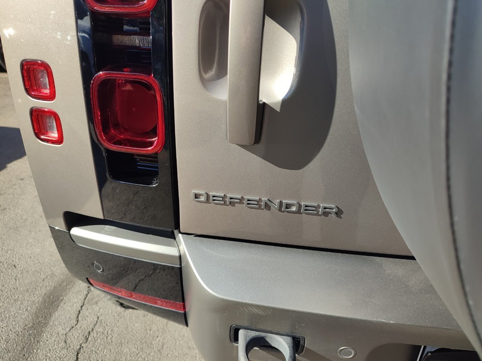 Land Rover DEFENDER X-DYNAMIC S 3.0 4WD 2023 - Imagen 8 de 19