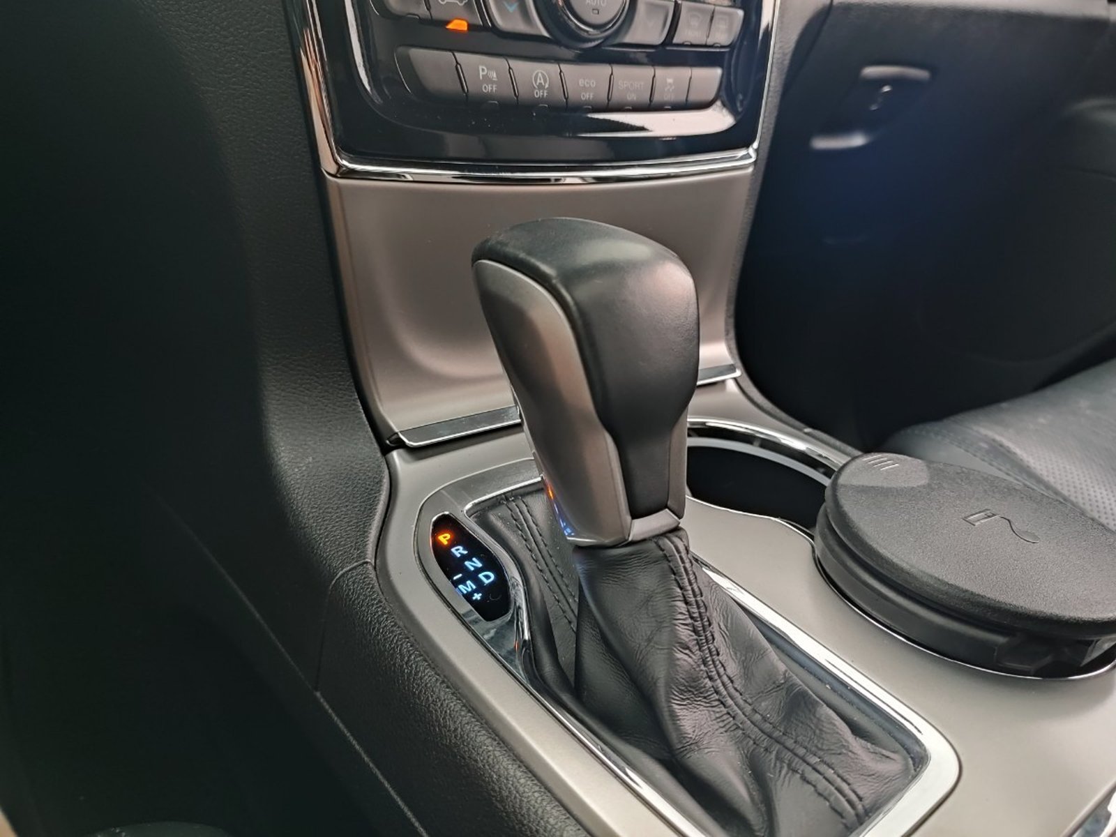 JEEP GRAND CHEROKEE LIMITED LX 3.6 4X4 2021 - Imagen 14 de 18