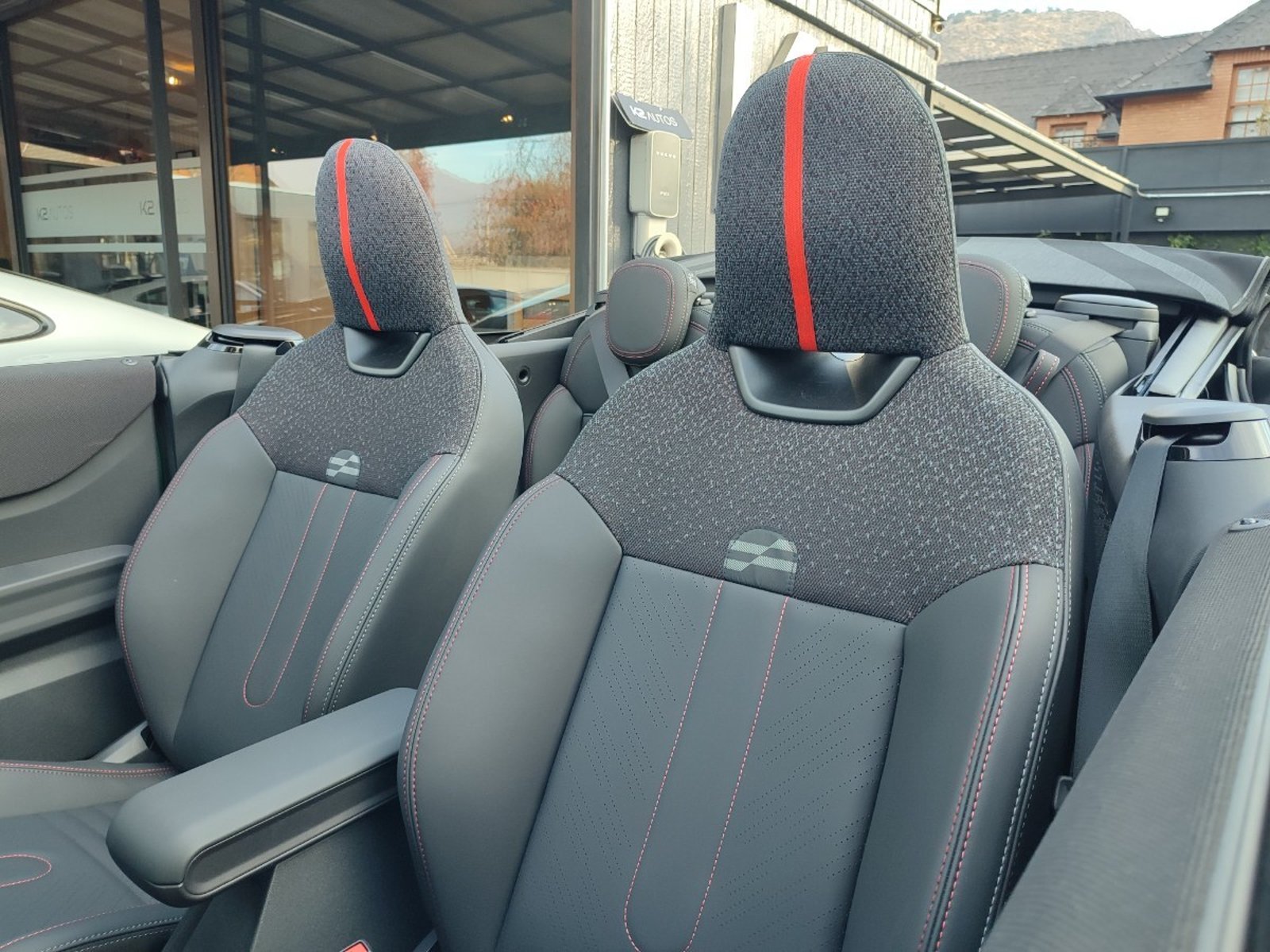 MINI COOPER JCW CABRIOLET 2.0 AT 2026 - Imagen 9 de 18