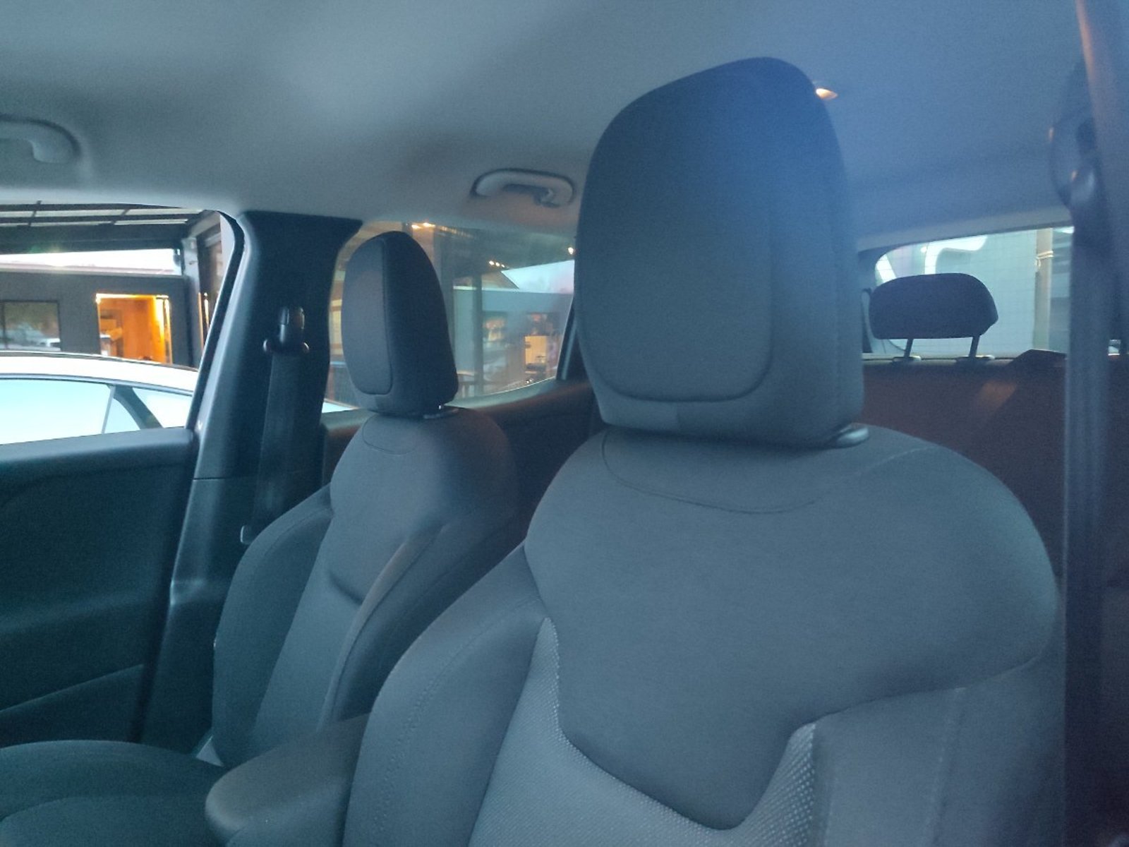Jeep RENEGADE LX SPORT 1.8 AT 2022 - Imagen 12 de 16