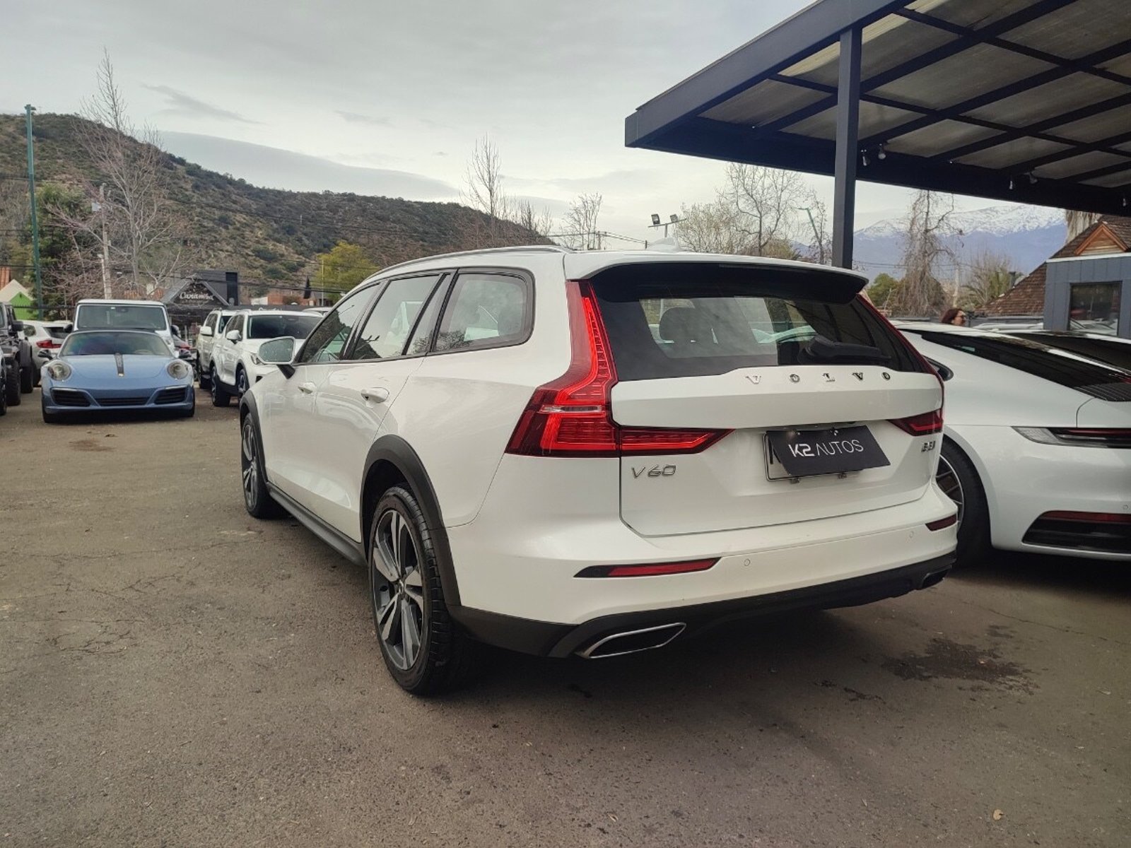 Volvo V60 CROSS COUNTRY II B5 4WD 2.0 2022 - Imagen 6 de 17