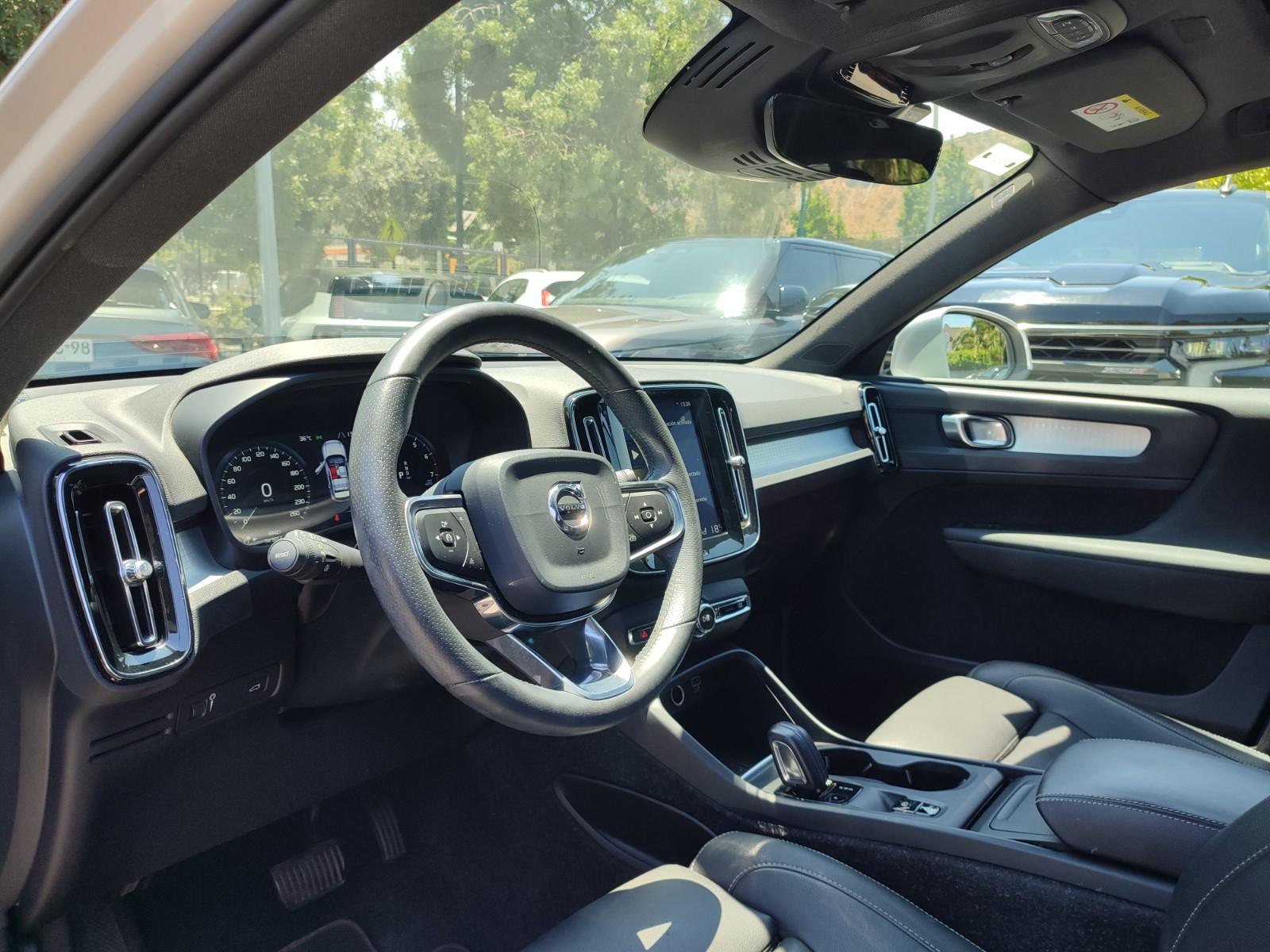VOLVO XC40 T5 MOMENTUM PLUS 4WD 2.0 2019 - Imagen 10 de 17