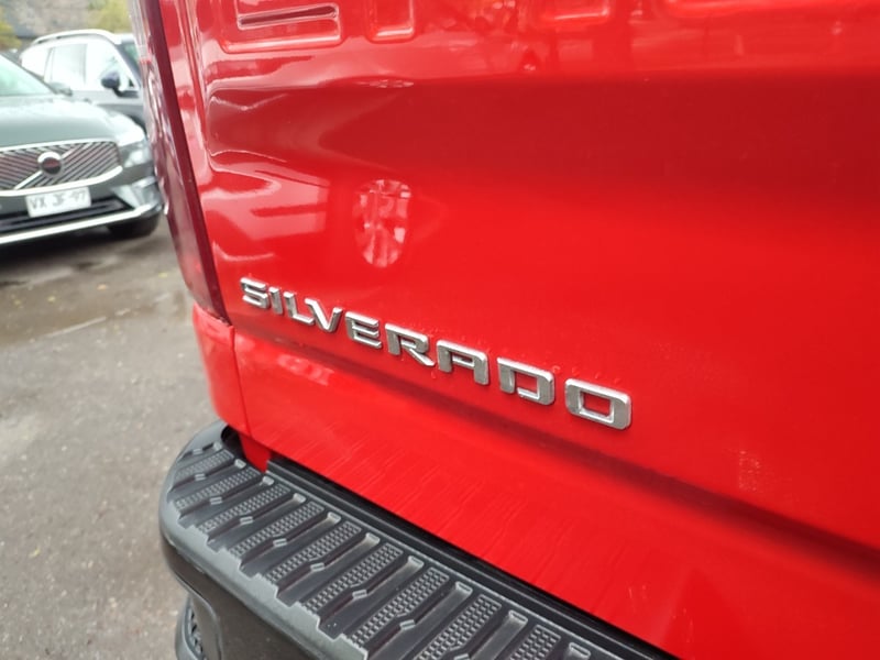 Chevrolet SILVERADO ZR2 6.2L 4WD 2023 - Imagen 9 de 18