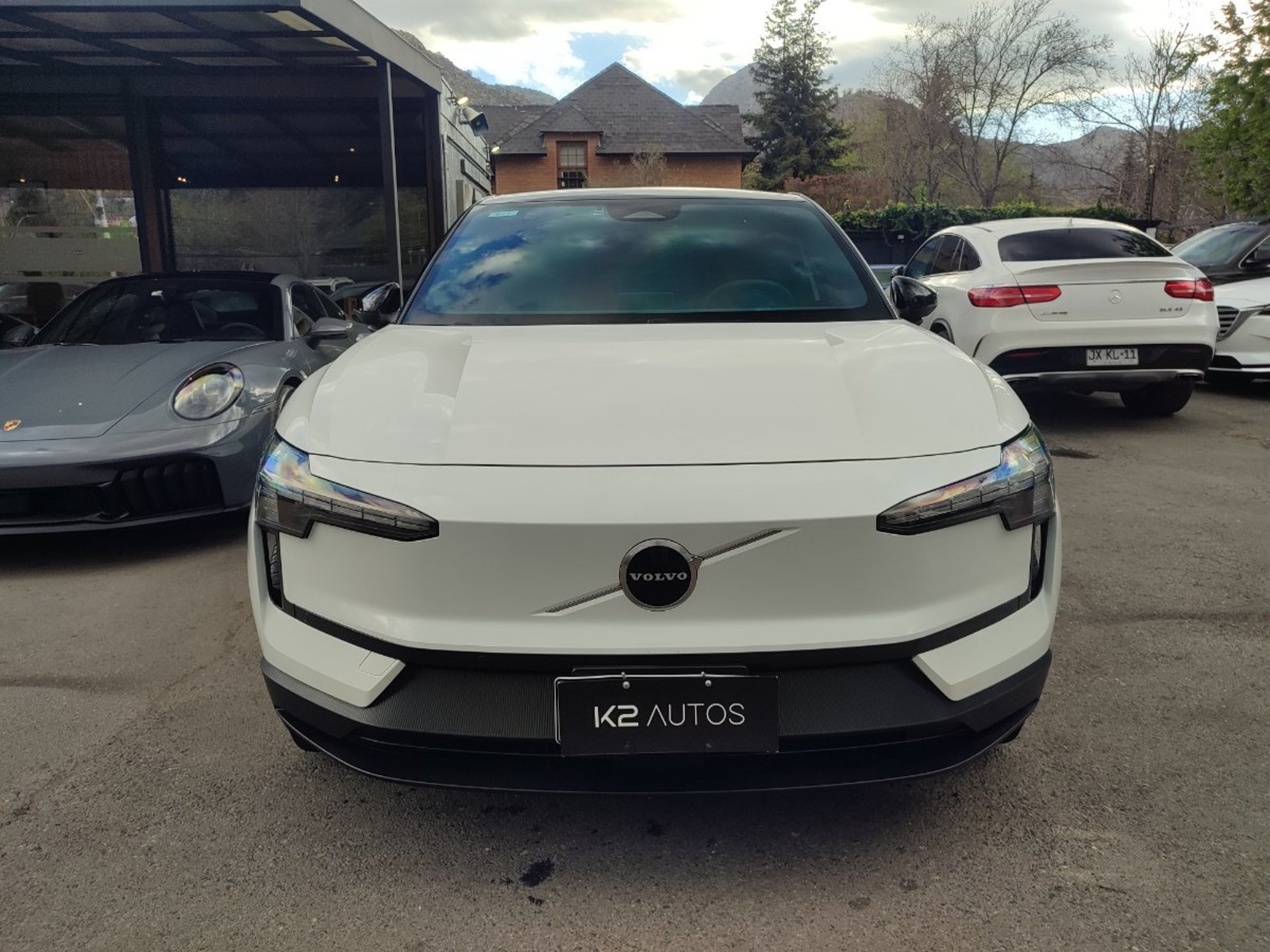 Volvo EX30 PLUS E60 BEV 69 KWH 2025 - Foto 2 de 15