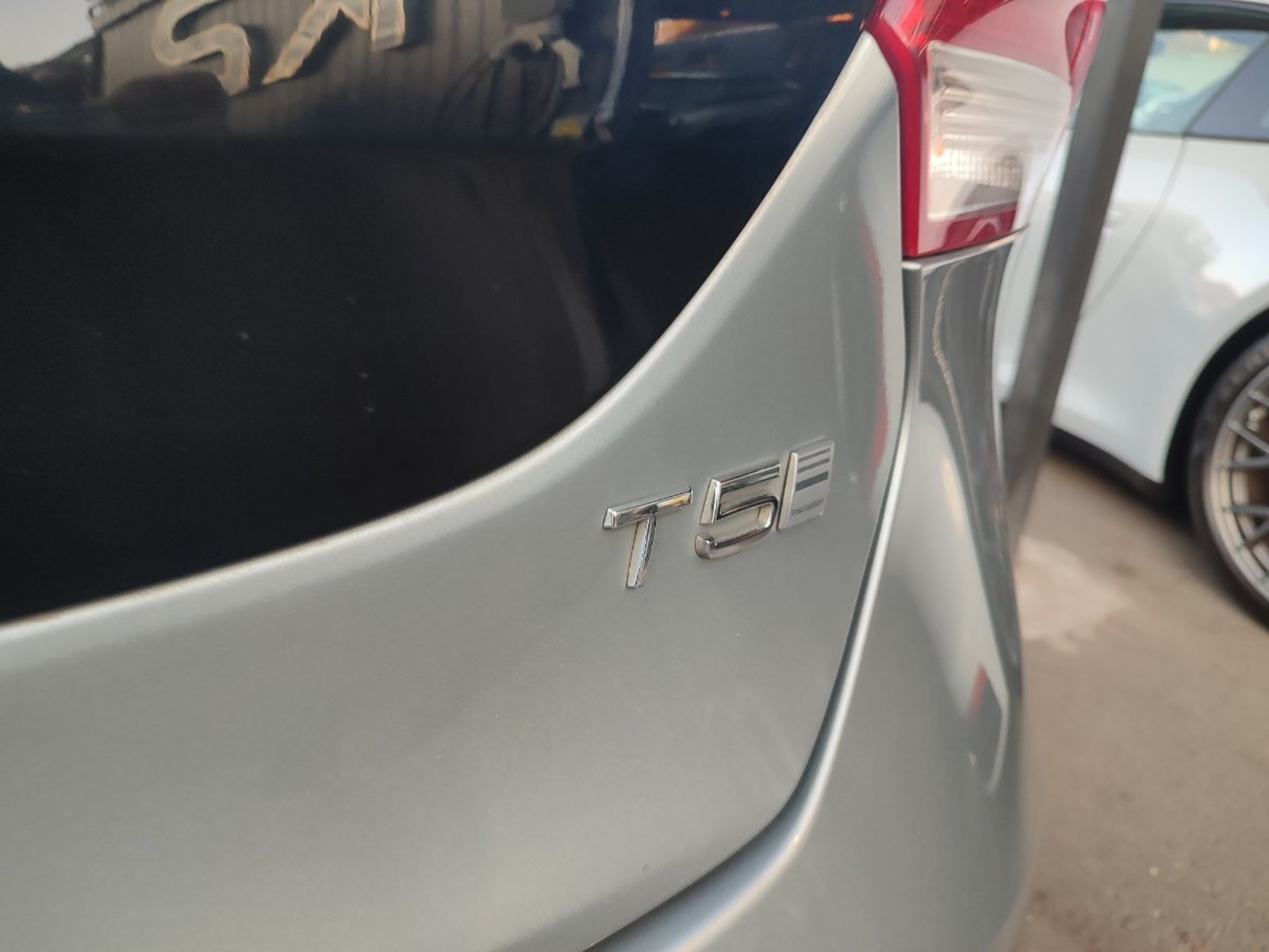VOLVO V40 T5 2.0 INSCRIPTION AT 2019 - Imagen 8 de 17