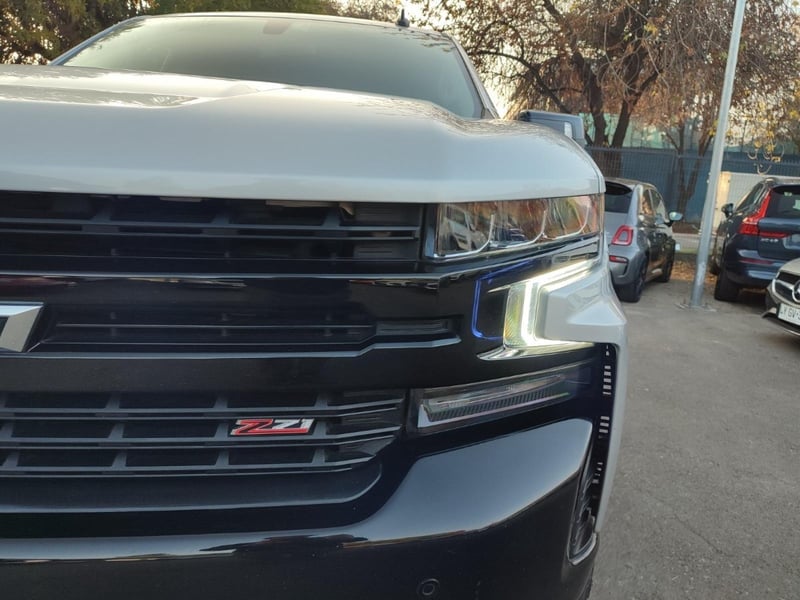 Chevrolet SILVERADO LT TRAILBOSS 5.3 4X4 2022 - Imagen 3 de 17