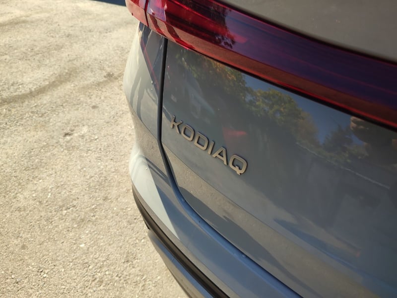 Skoda KODIAQ DESIGN 2.0 TSI 4X4 2025 - Imagen 7 de 17