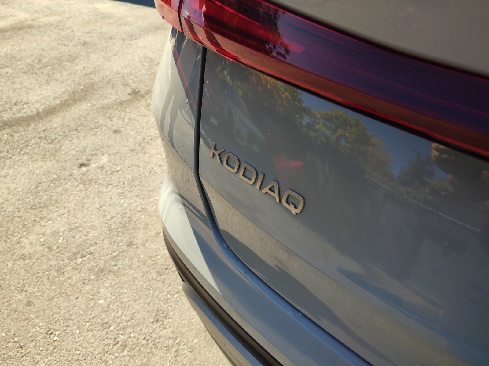 Skoda KODIAQ DESIGN 2.0 TSI 4X4 2025 - Imagen 7 de 17