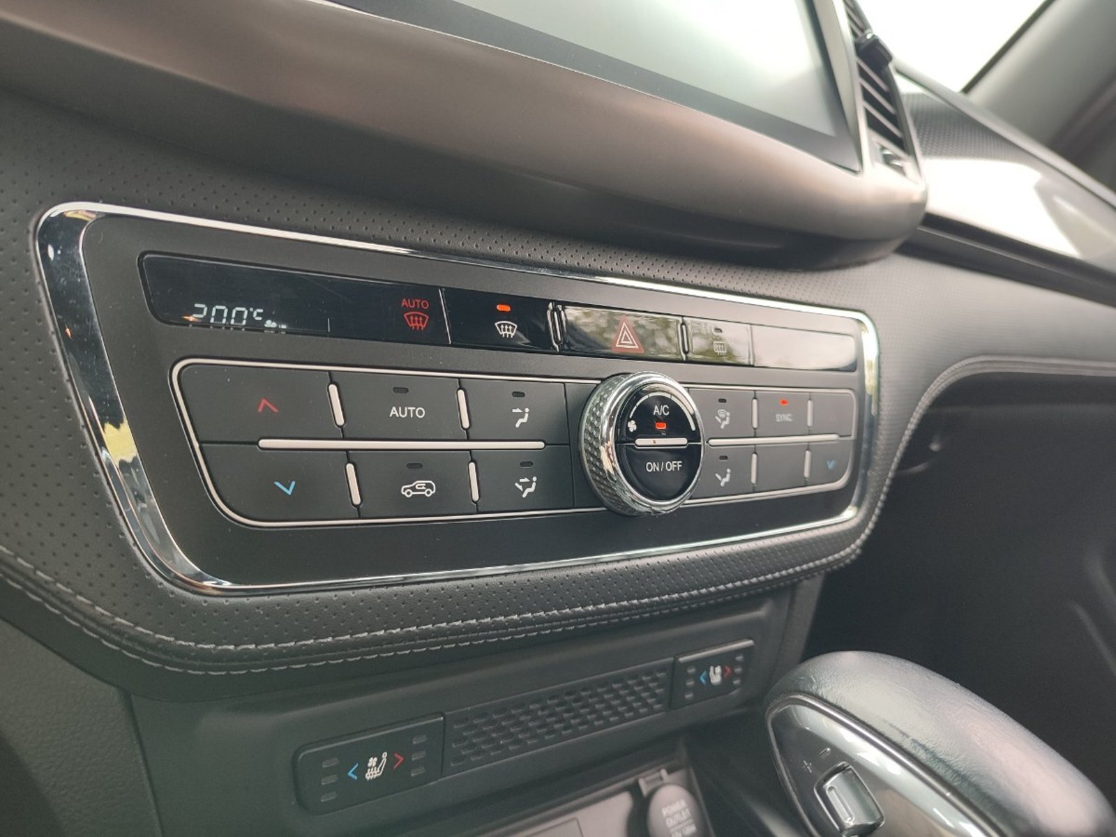 SsangYong MUSSO GRAND LIMITED PLUS 2.2 4WD AT 2024 - Imagen 15 de 17