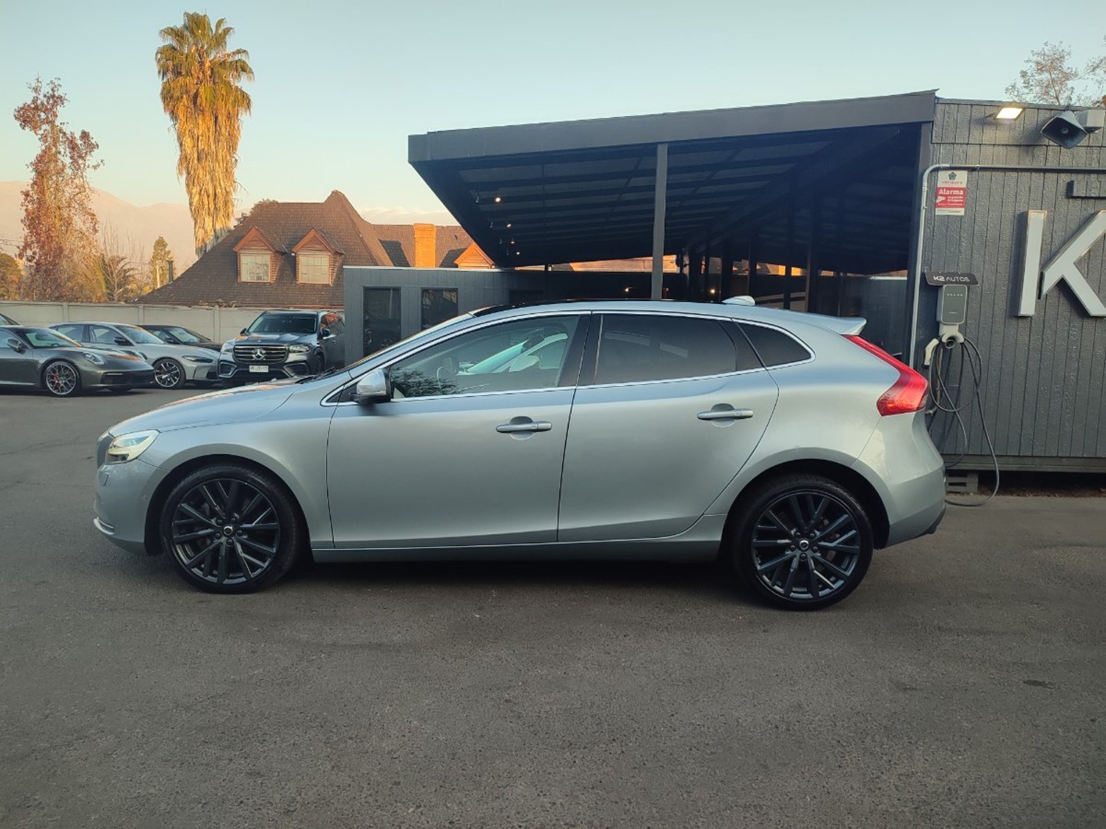 VOLVO V40 T5 2.0 INSCRIPTION AT 2019 - Foto 5 de 17