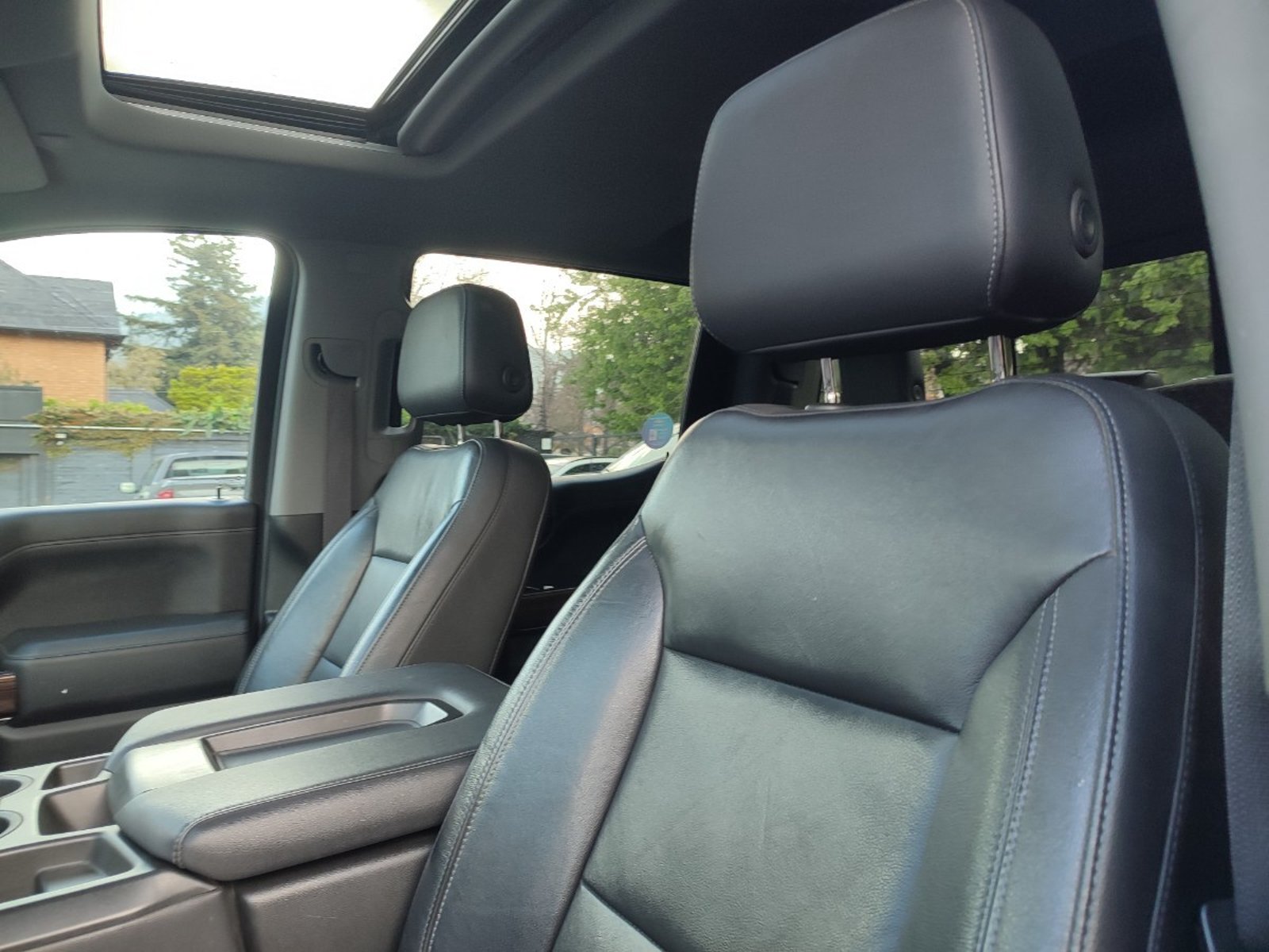 Chevrolet SILVERADO LT TRAILBOSS 5.3 4X4 2020 - Imagen 14 de 18