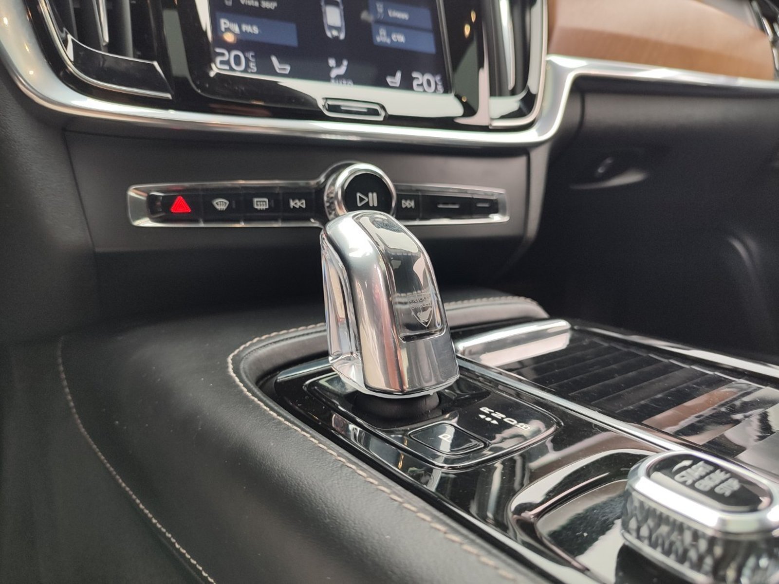 Volvo S90 T8 INSCRIPTION PHEV 4WD 2.0 2020 - Imagen 15 de 19