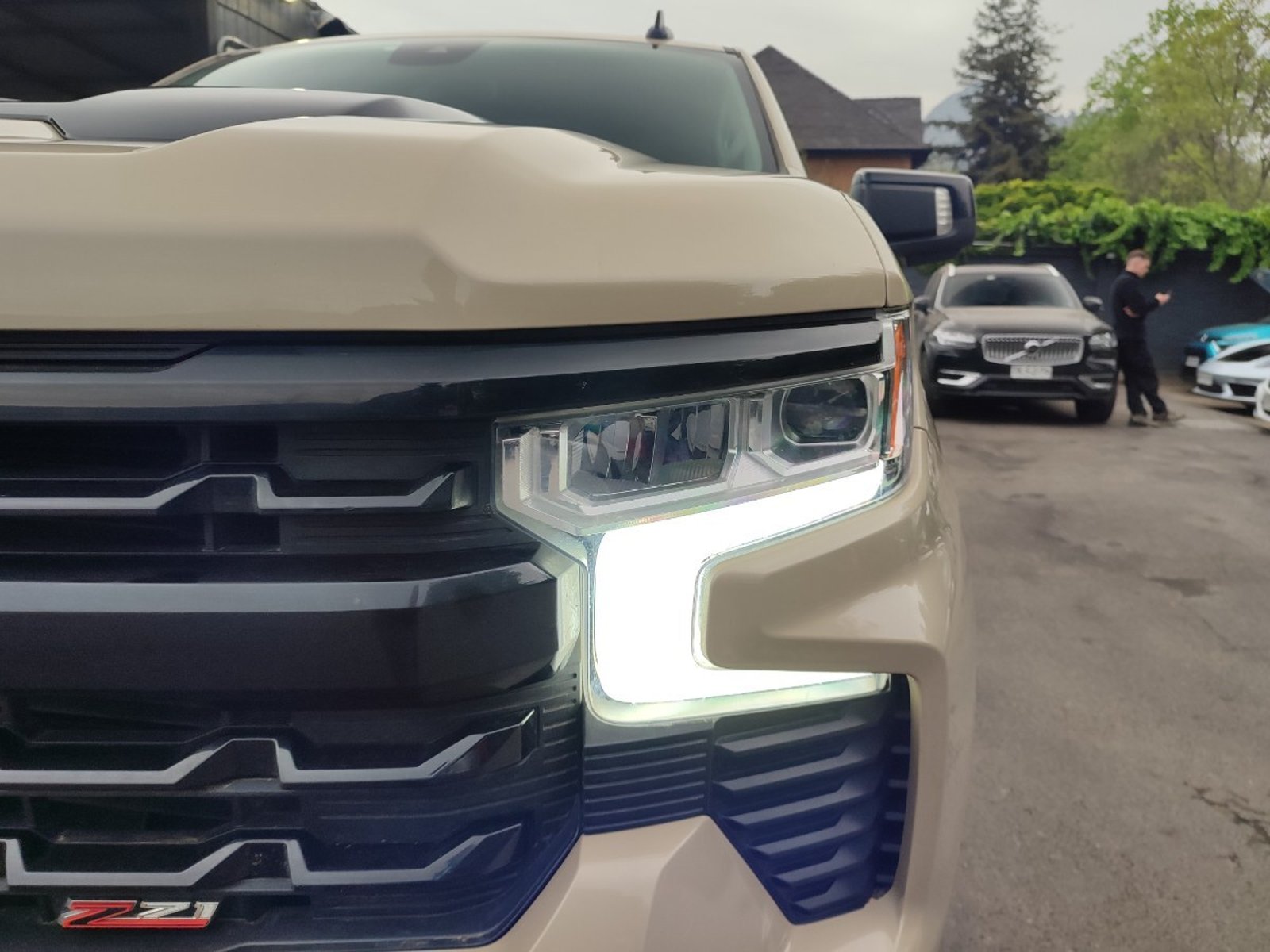 Chevrolet SILVERADO LT TRAILBOSS 5.3 4X4 2023 - Foto 2 de 17