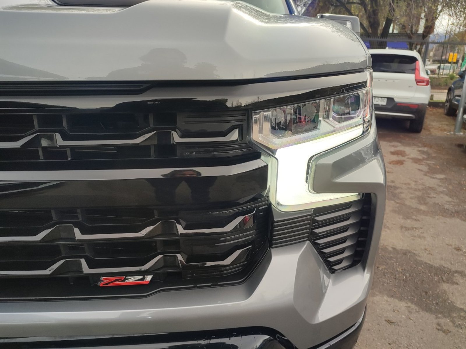 Chevrolet SILVERADO TRAIL BOSS Z71 5.3 4X4 2026 - Imagen 3 de 18