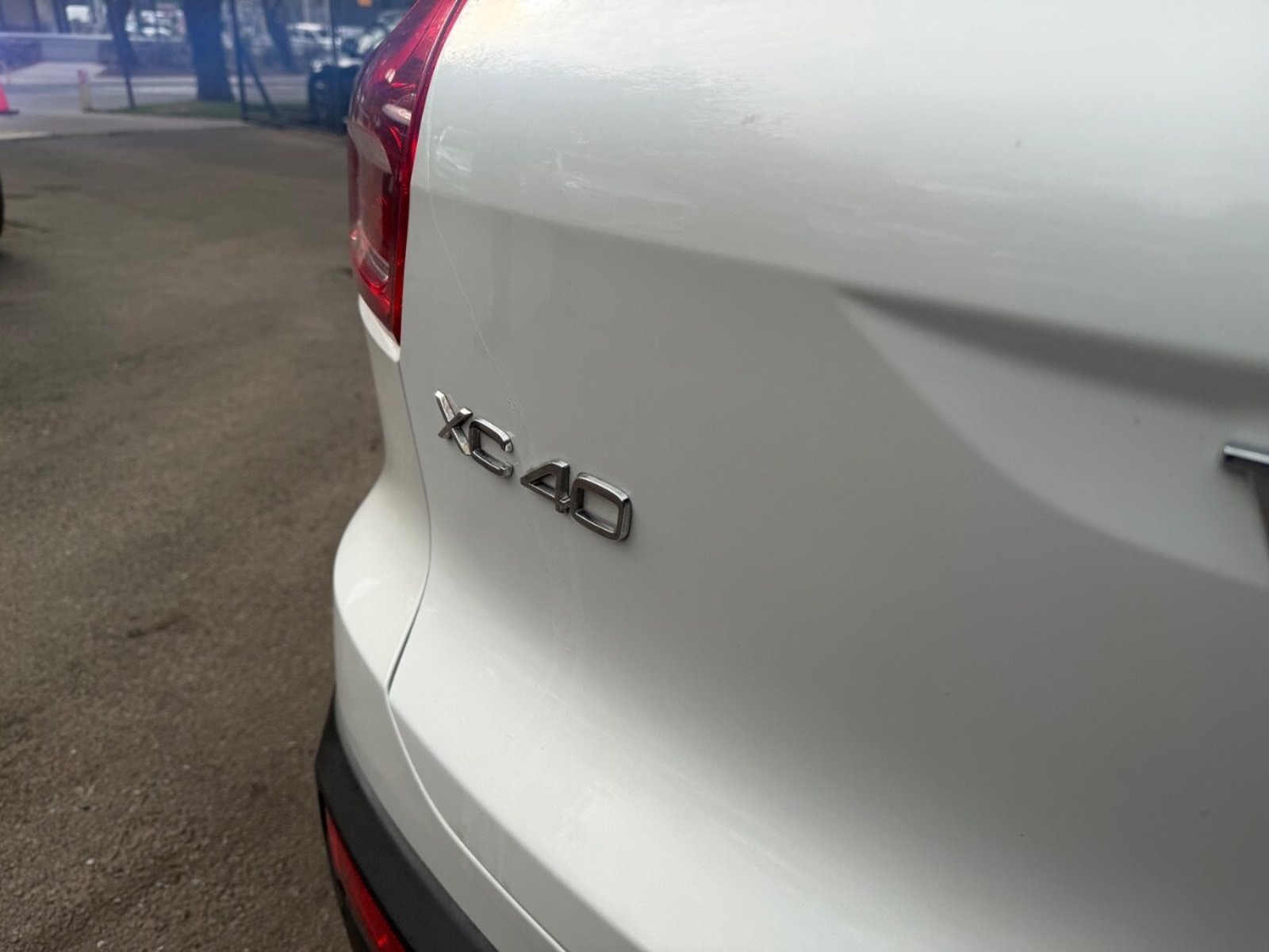 VOLVO XC40 T5 R-DESIGN PLUS 2.0 AWD 2020 - Imagen 7 de 17