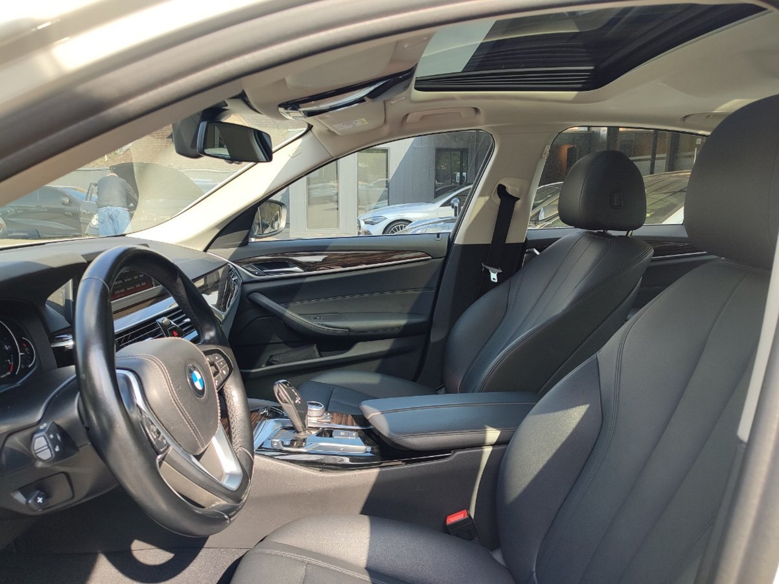 BMW 520I EXECUTIVE 2.0 AT 2018 - Imagen 10 de 17