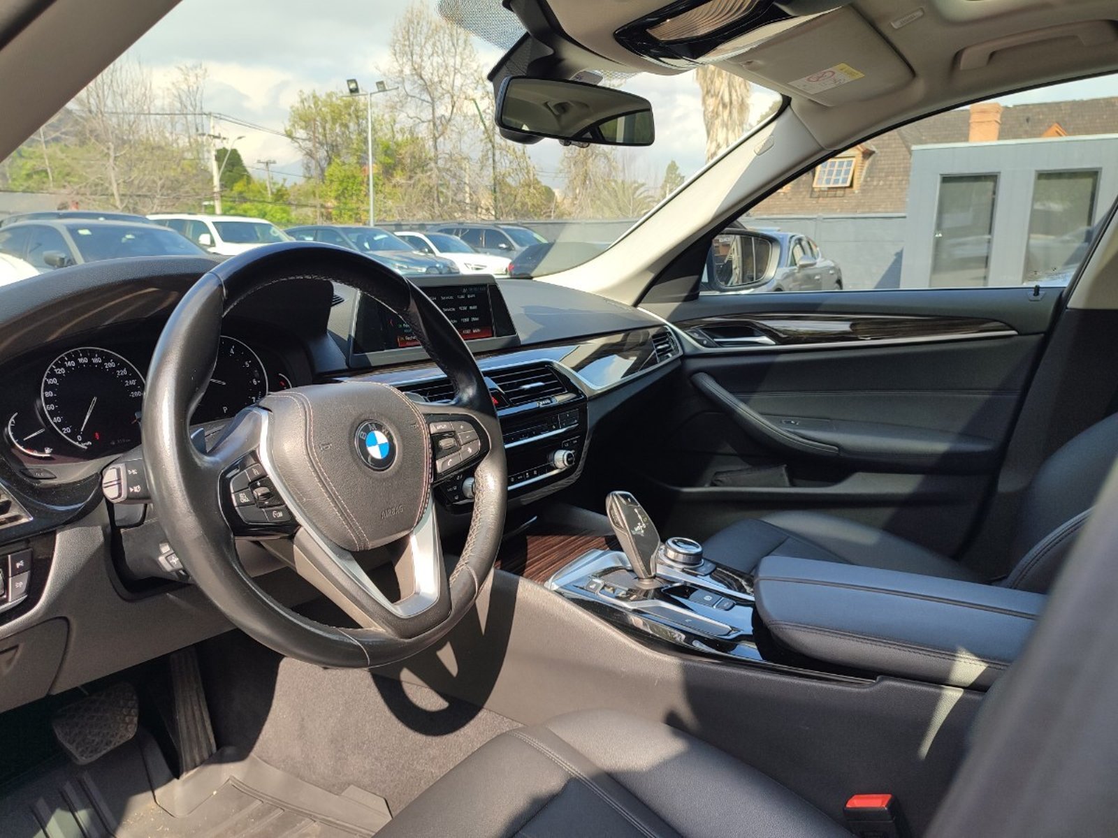 BMW 520I EXECUTIVE 2.0 AT 2018 - Imagen 9 de 17