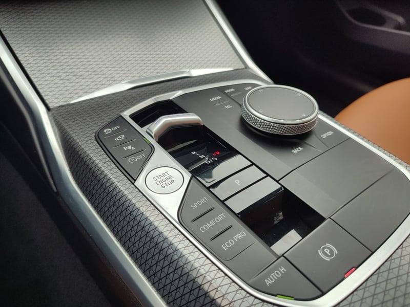 BMW 330I TOURING 2.0 LCI M SPORT 2024 - Imagen 12 de 16
