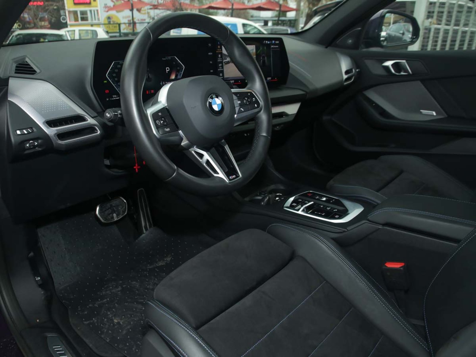 BMW 118I HATCHBACK 1.5 AUT 2025 - Imagen 6 de 8