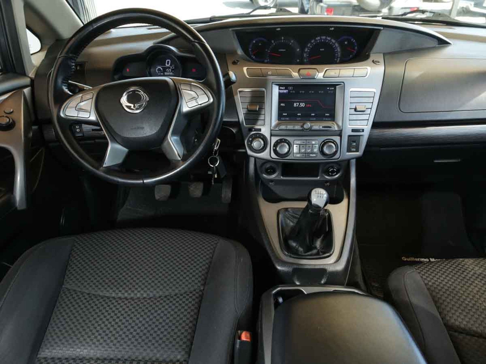 SSANGYONG STAVIC 2.2 MT 4X2 FULL 2018 - Imagen 13 de 15