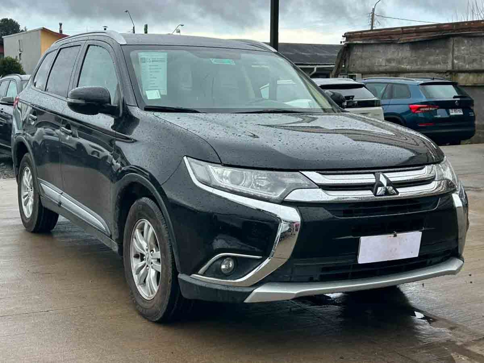 Mitsubishi NEW   OUTLANDER  4X2  2.0  AT 2019 - Foto 2 de 8
