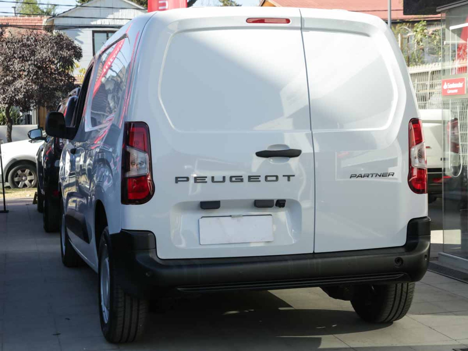 Peugeot PARTNER MCA L1 DIESEL 100HP MT 2026 - Foto 3 de 8
