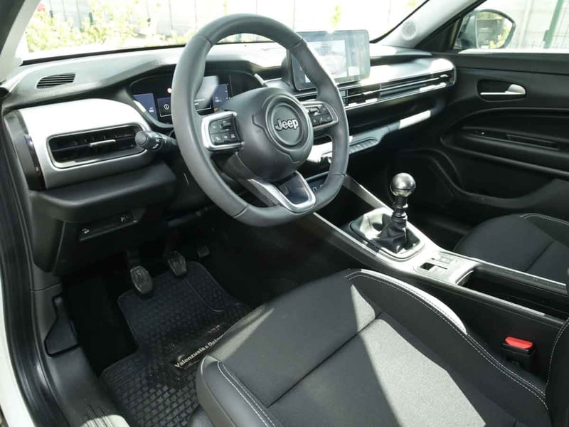Jeep AVENGER ALTITUDE SUMMIT 1.2 AUT 2025 - Imagen 6 de 8