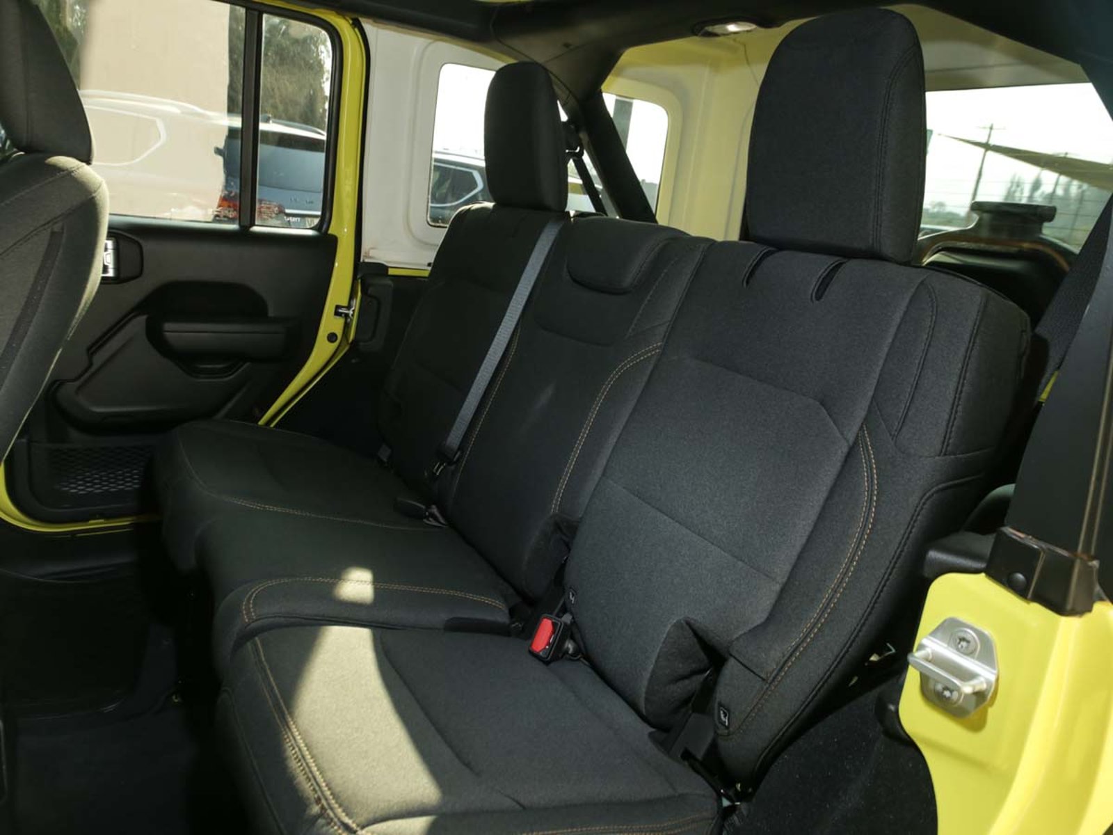 JEEP WRANGLER SPORT 4X4 2.0 AUT 2023 - Imagen 8 de 8