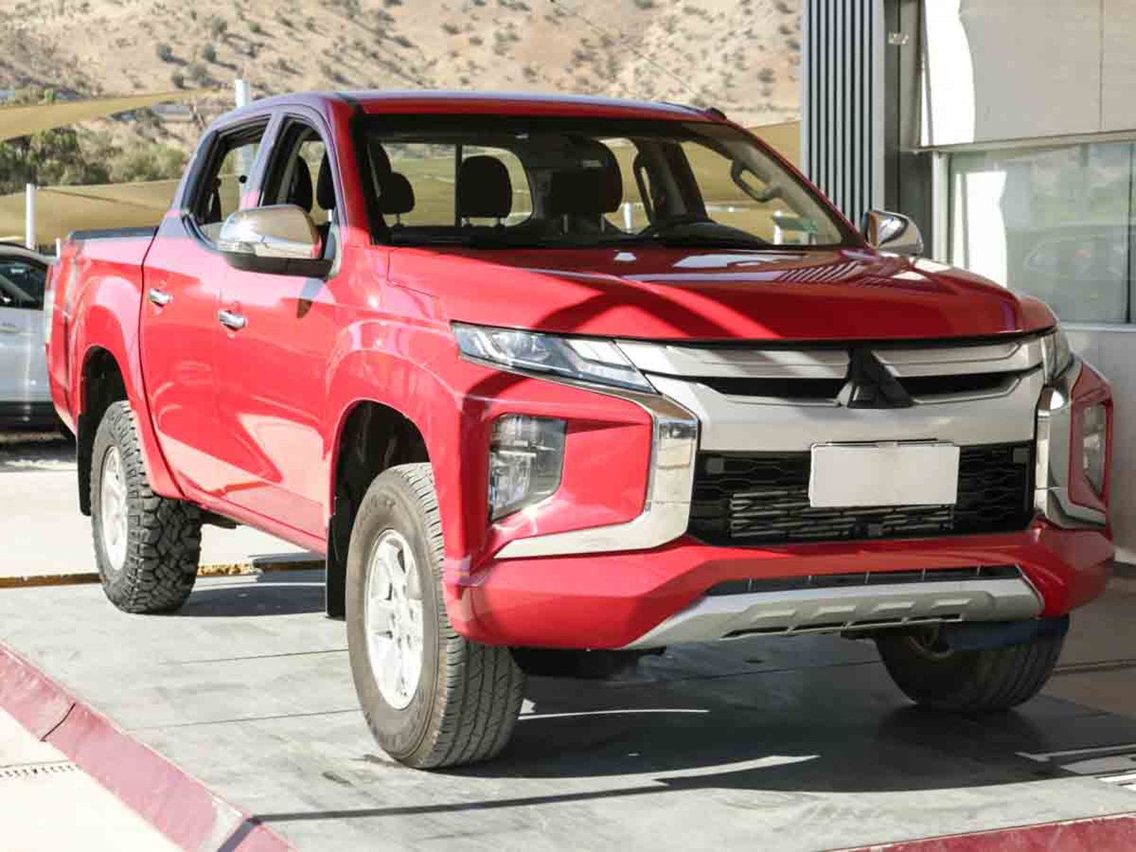 Mitsubishi L200 KATANA CRT 4X4 2.4 2023 - Foto 2 de 8