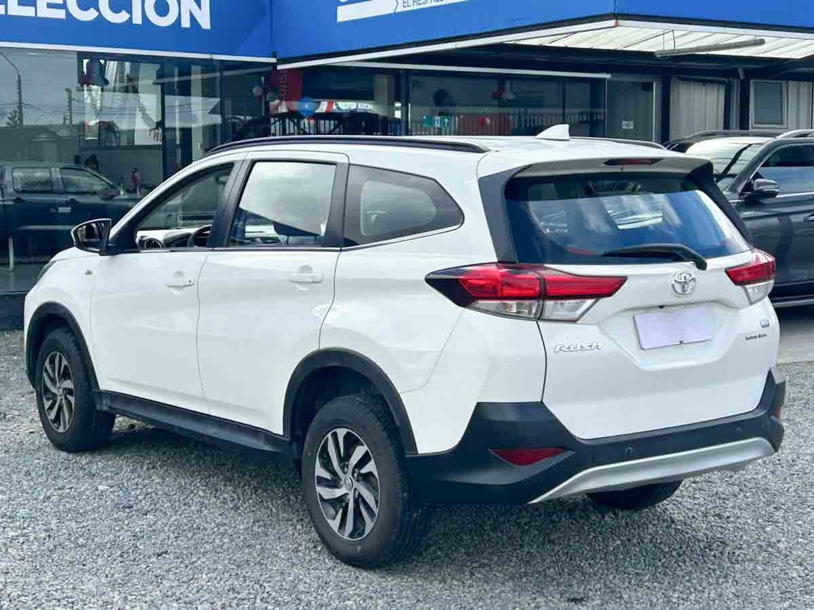 Toyota RUSH XLI 1.5 2023 - Foto 3 de 16