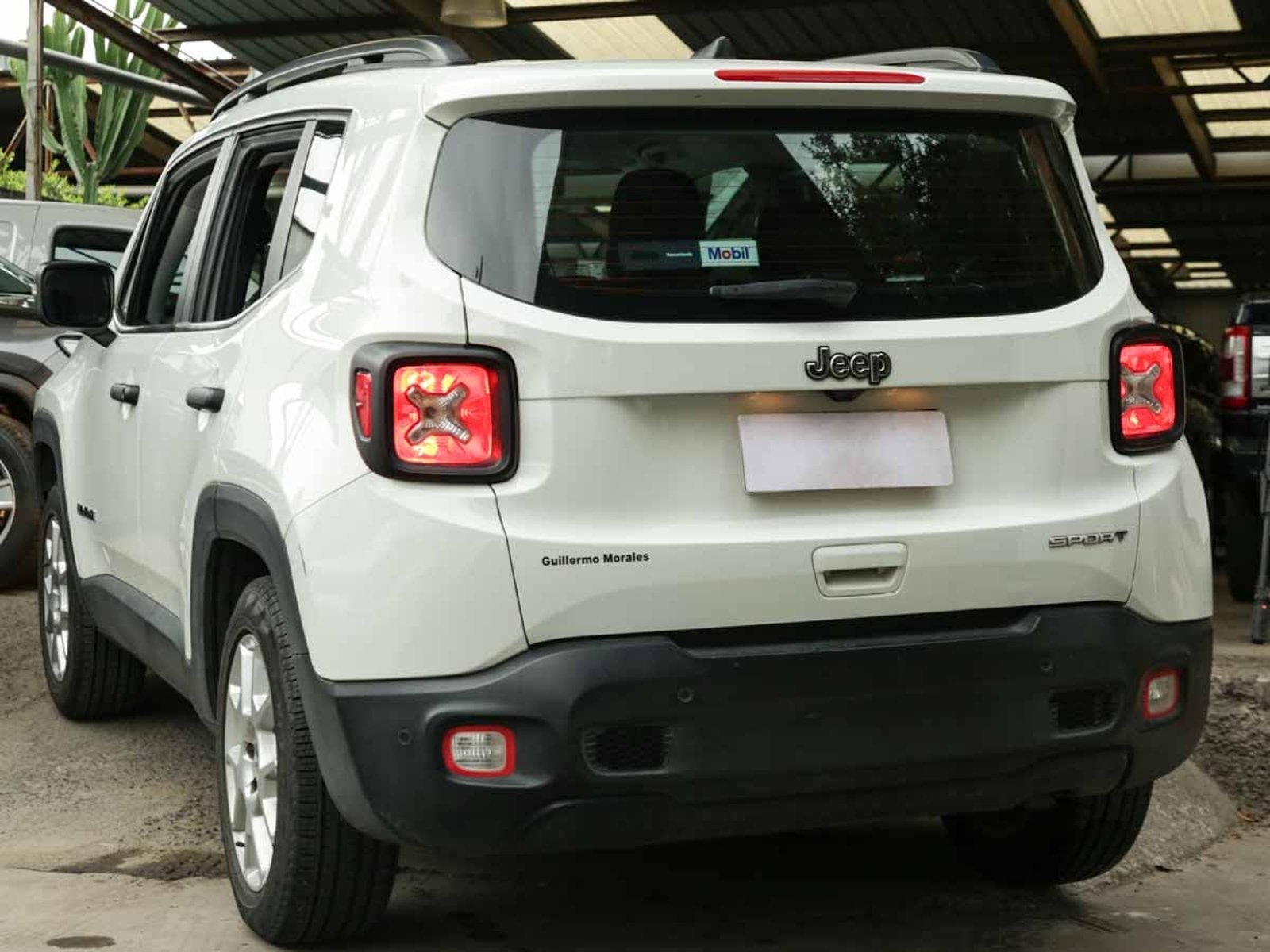 Jeep RENEGADE SPORT 1.8 2022 - Foto 3 de 8