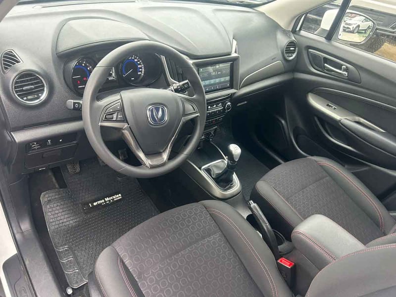 Changan CS15 HB 1.5 2025 - Imagen 6 de 8