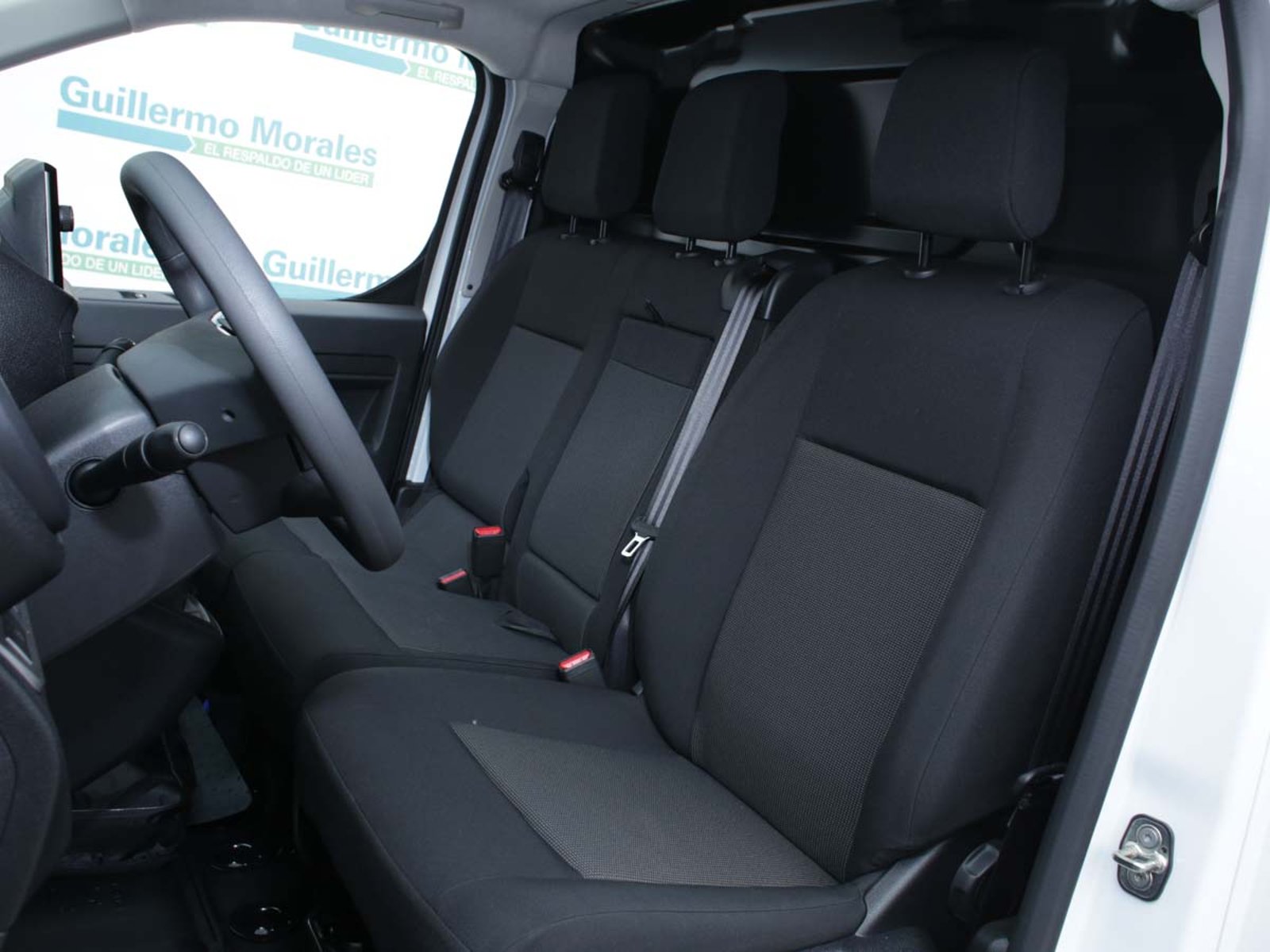 Peugeot EXPERT MCA L3 DIESEL 145HP MT 2026 - Foto 5 de 6
