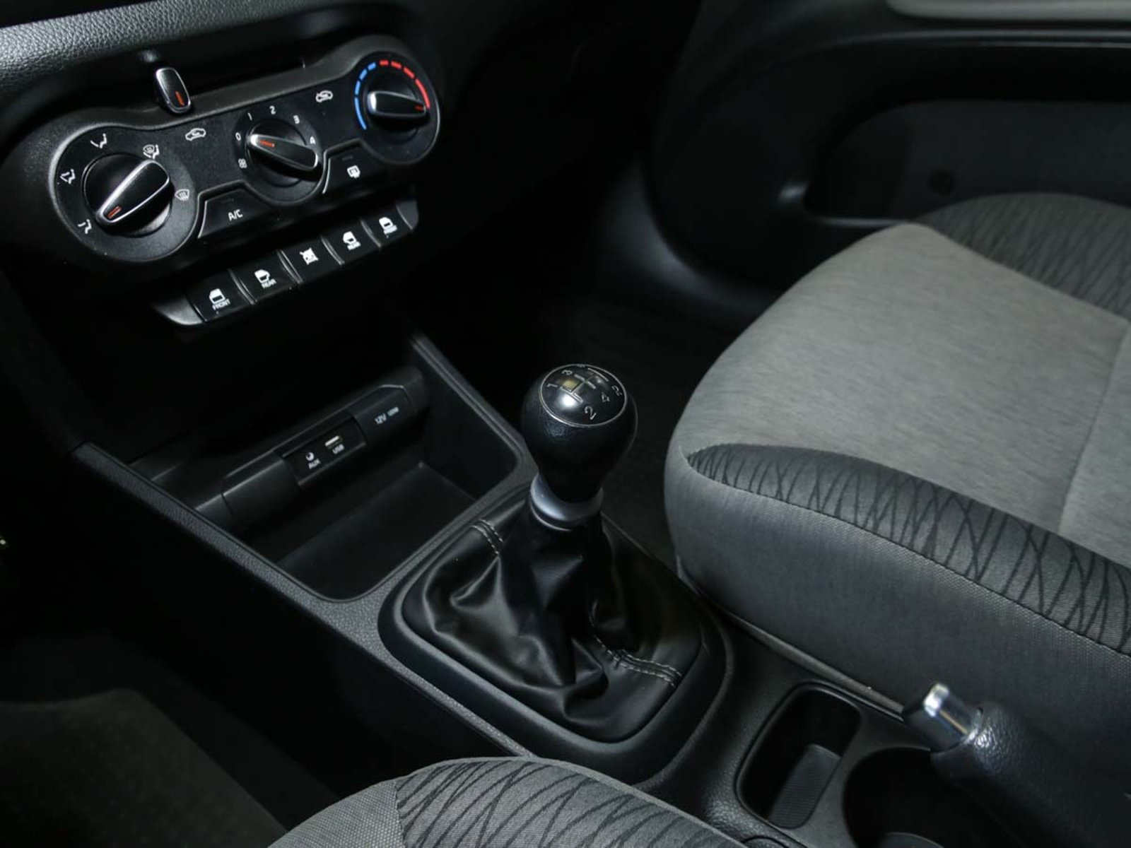 KIA MOTORS SOLUTO LX 1.4 2025 - Imagen 9 de 13