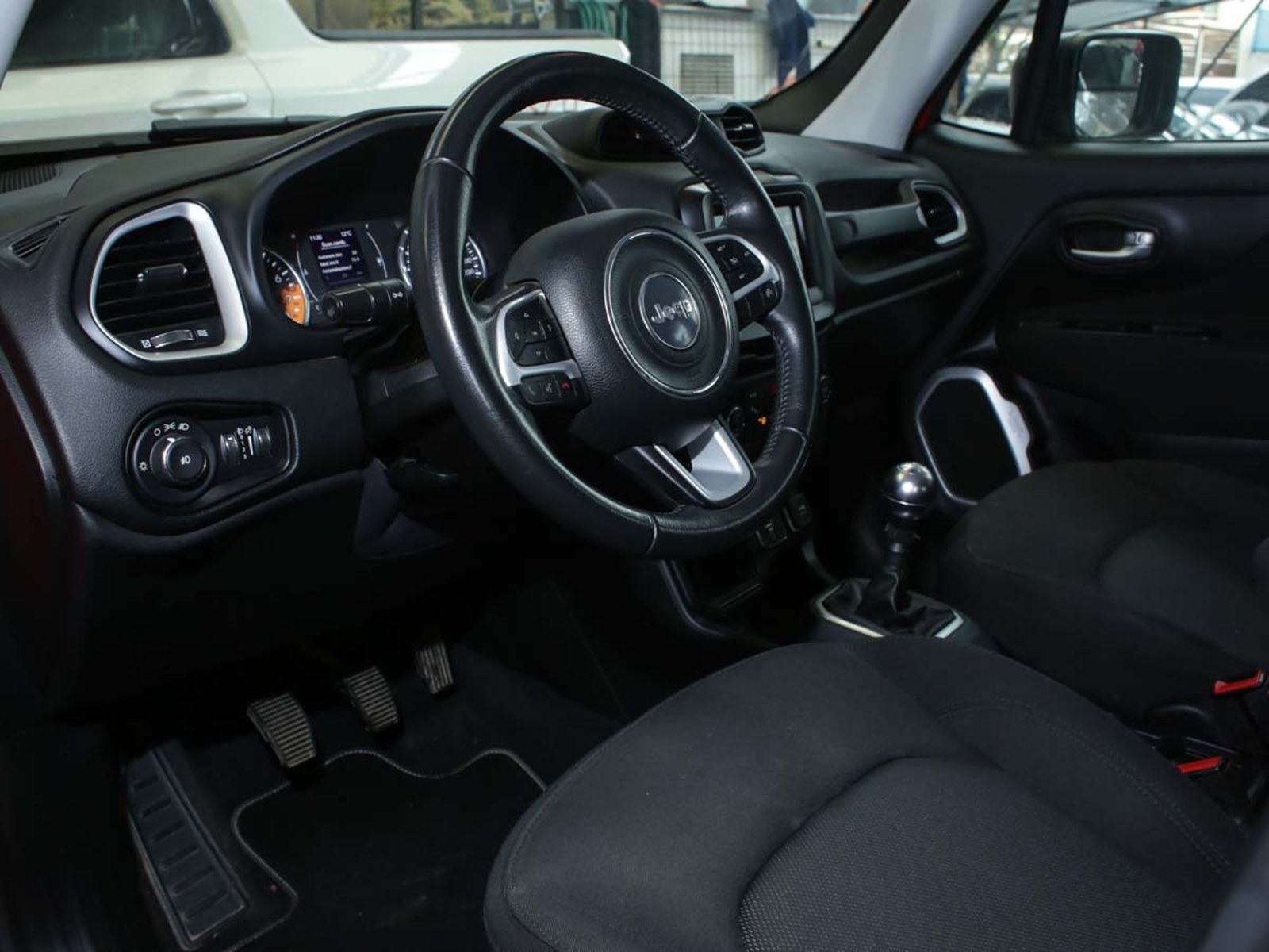 Jeep RENEGADE SPORT 1.8 2023 - Imagen 6 de 8