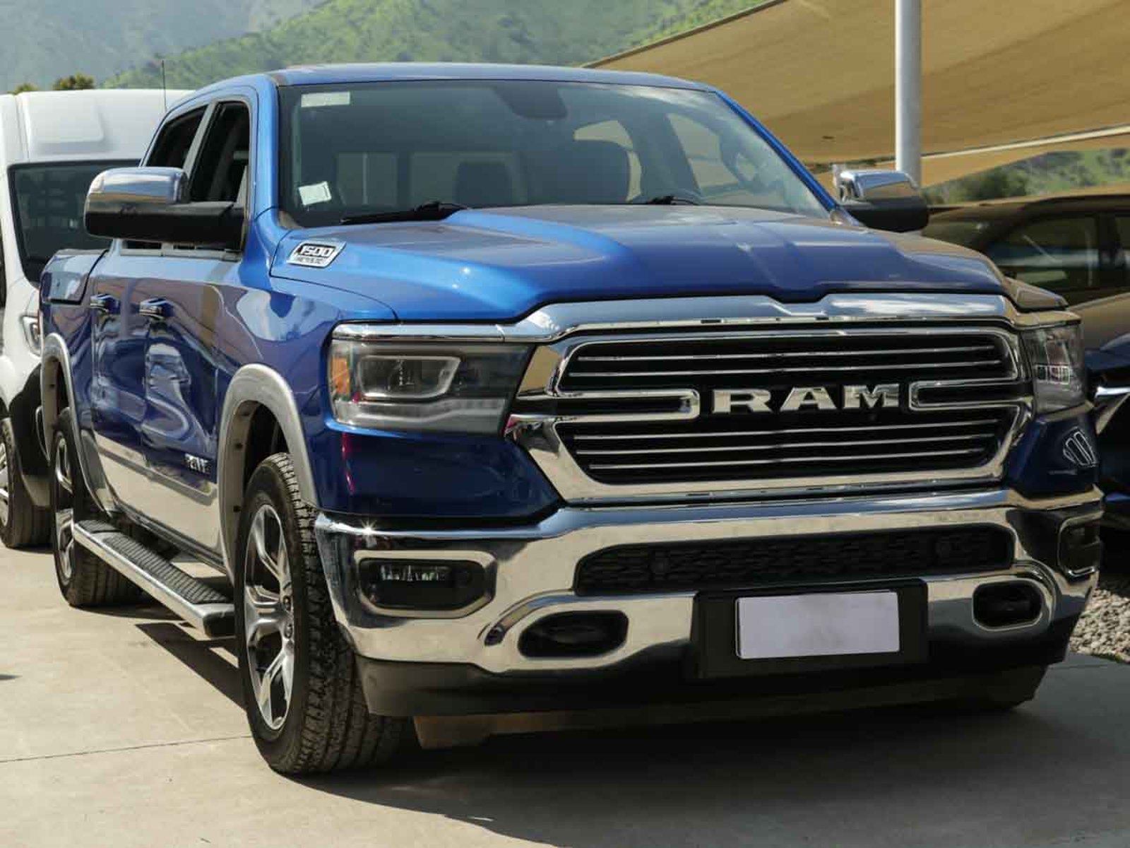 RAM NEW RAM 1500 CREW CAB LARAMIE 5.7L 2019 - Foto 2 de 8