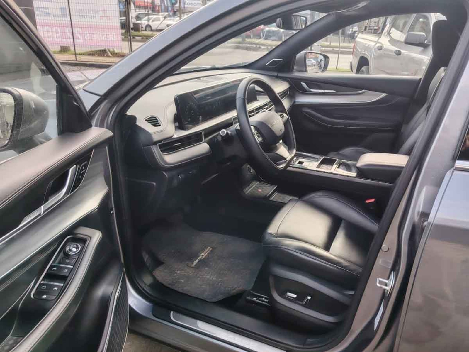 Exeed EXEED LX 1.5T CVT ADVANCED 2024 - Imagen 6 de 8