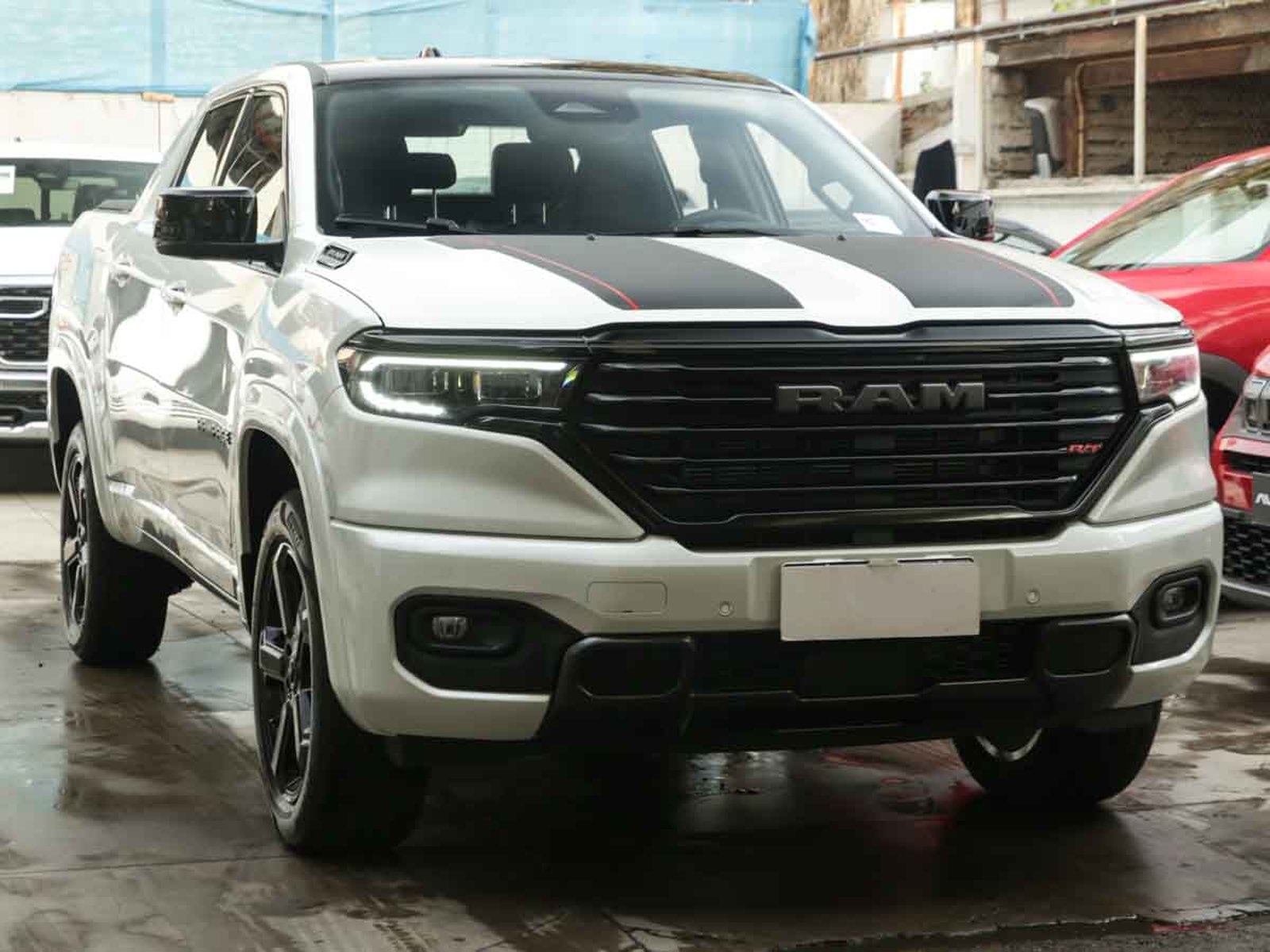 RAM RAMPAGE R/T 2.0 GASOLINA 272 HP 4X4 AT 2026 - Imagen 3 de 14